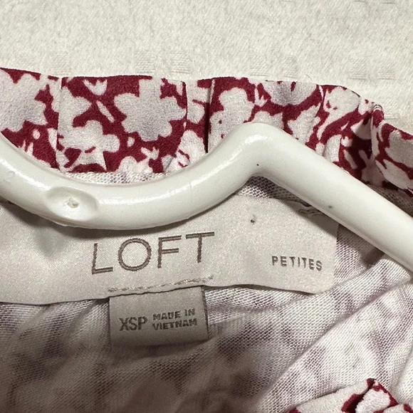 LOFT Sleeveless Floral Blouse - Black and White - Picture 9 of 9